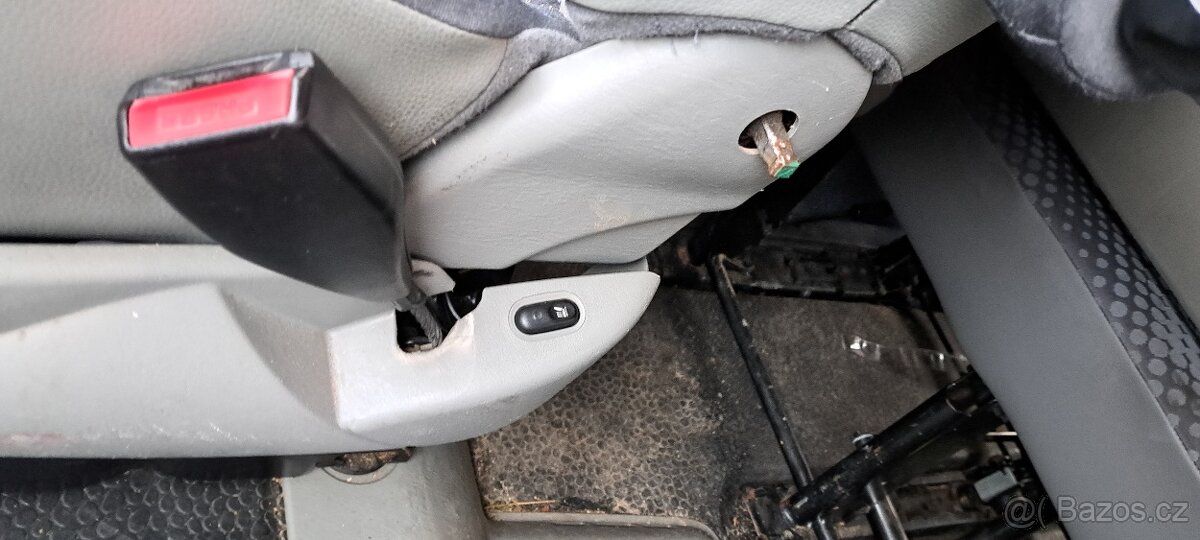 Renault Trafic 2.0dci automat - 8