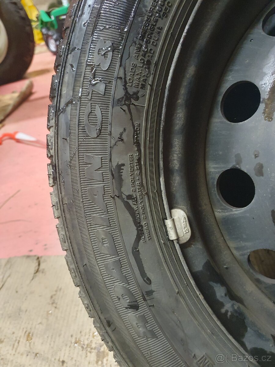 Letní sada: 215/65 R16 C 104/102 T, s disky R16, 5x108 ET42 - 8