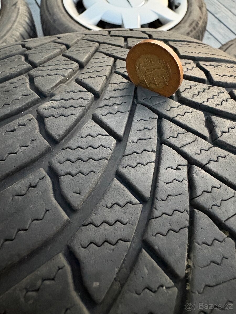 Zimní pneu Bridgestone 205/55 R16 + Orig. plechová kola a po - 8