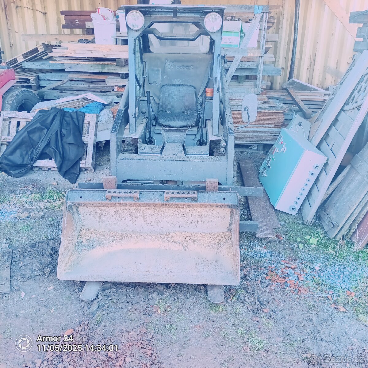 Smykový nakladač Bobcat 543 - 8