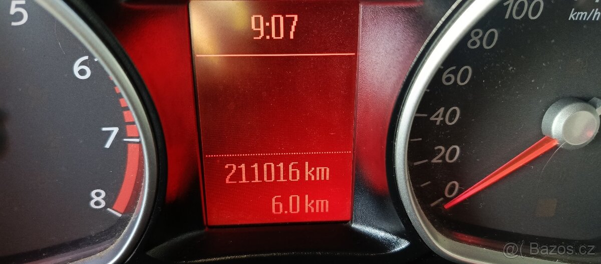 Ford Galaxy 2.0 16 V benzín - 8