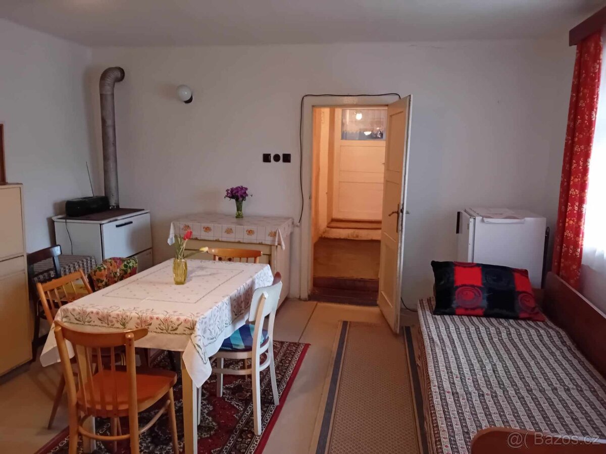 RD se zahradou v obci Litobratřice - 8