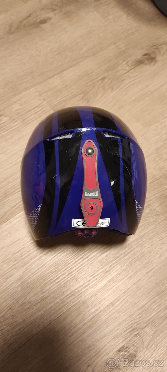 Lyžařská přilba a brýle - 8