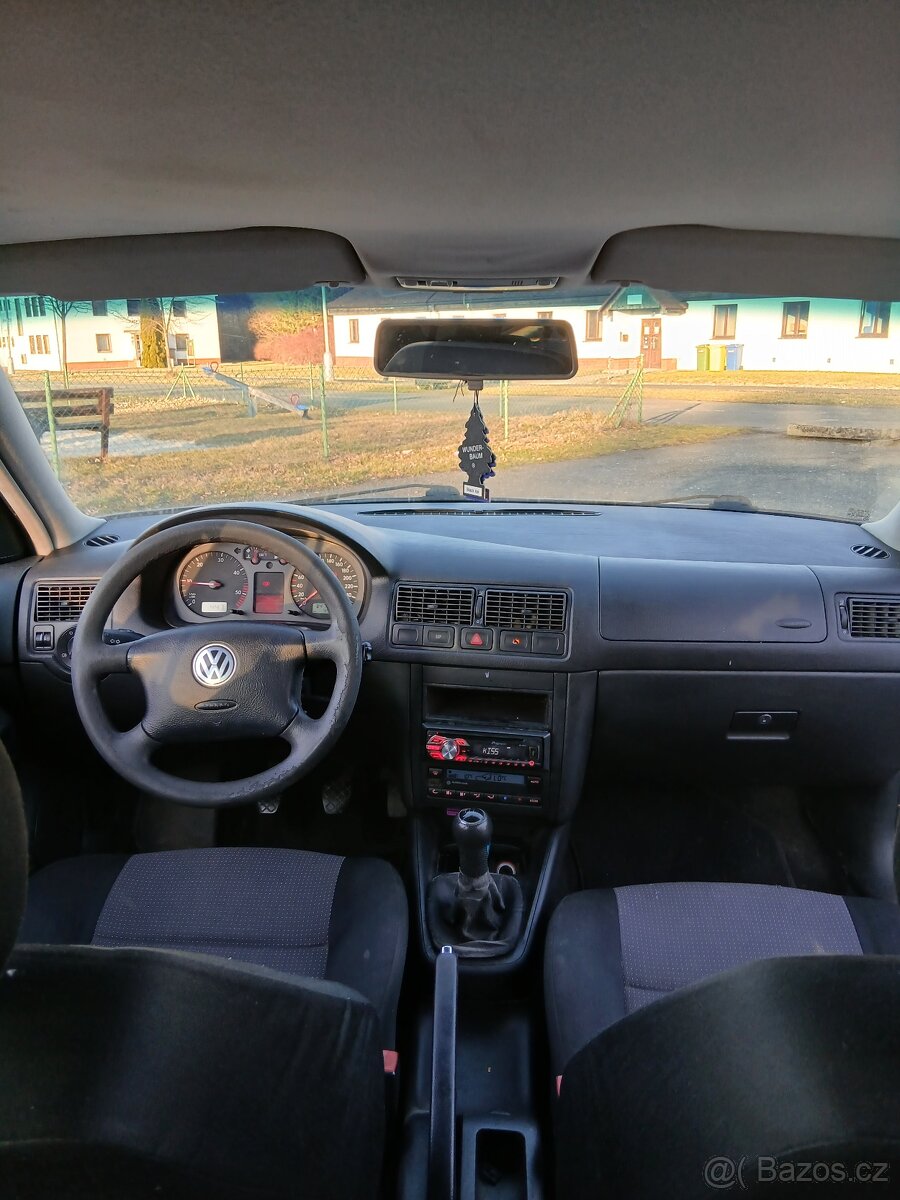 Volkswagen golf IV - 8