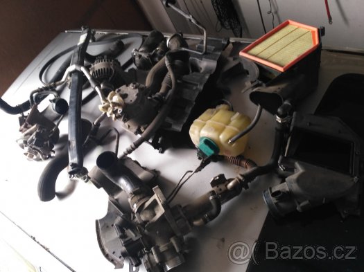 Volvo V70 2.4 D5 - náhradní díly - 8