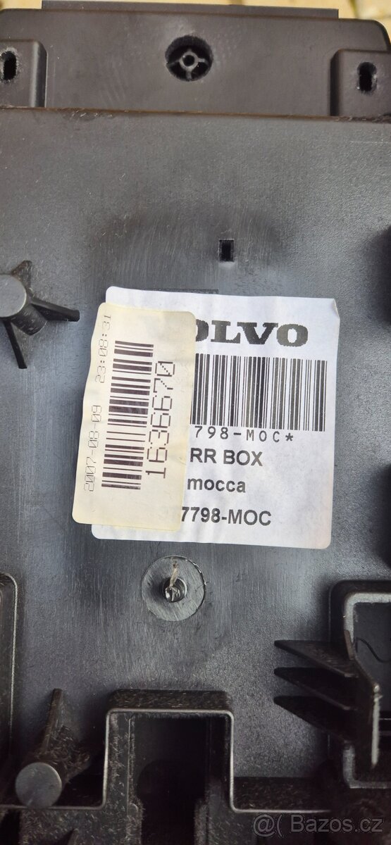 Středový tunel Volvo XC70 P3 - 8