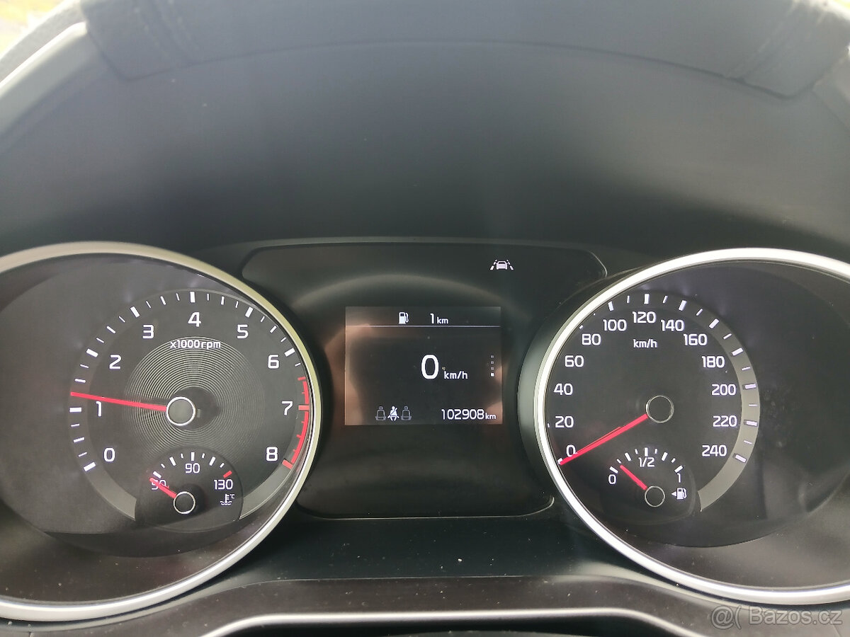 Kia Cee´d Combi 1,0 T-GDI MÁLO NAJETO, DPH - 8