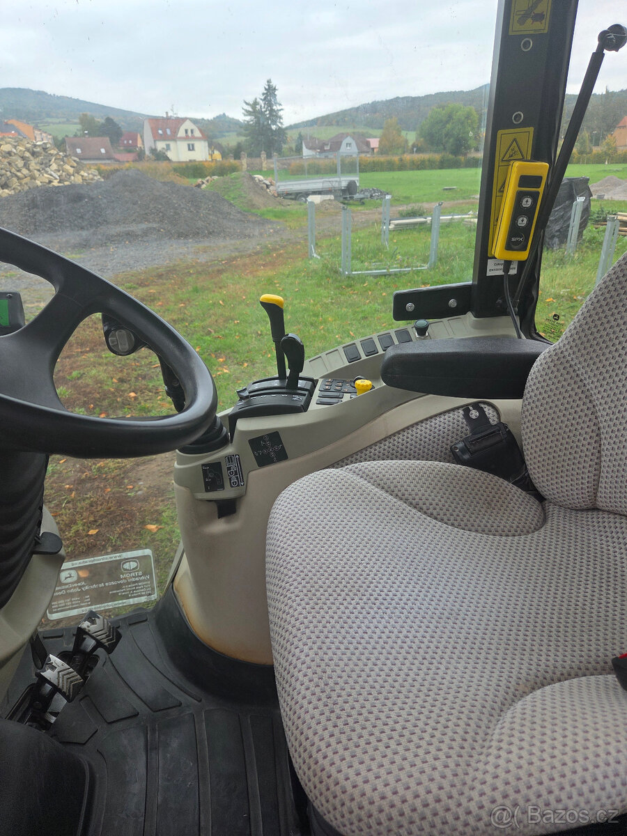 Traktor John Deere 3045R. - 8