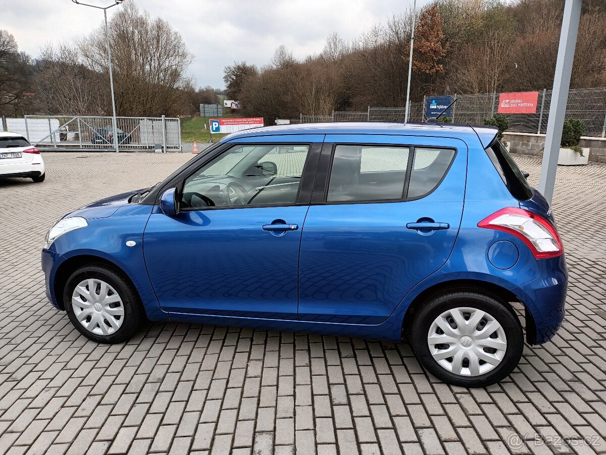 Suzuki Swift 1,2 i,4x4,VÝHŘEV,SERVIS,KOLA, - 8