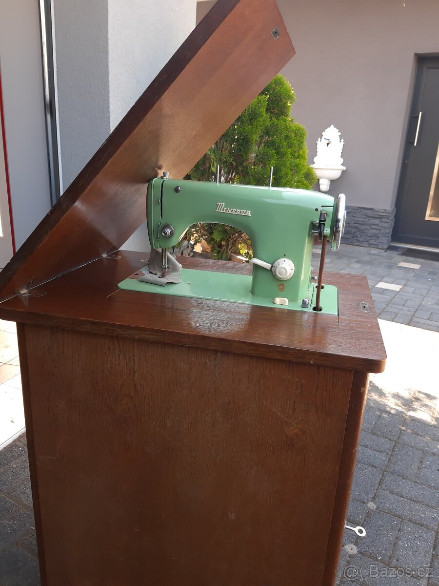 ŠICÍ STROJ SKŘÍŇKOVÝ SLEVA na 1750 Kč - 8