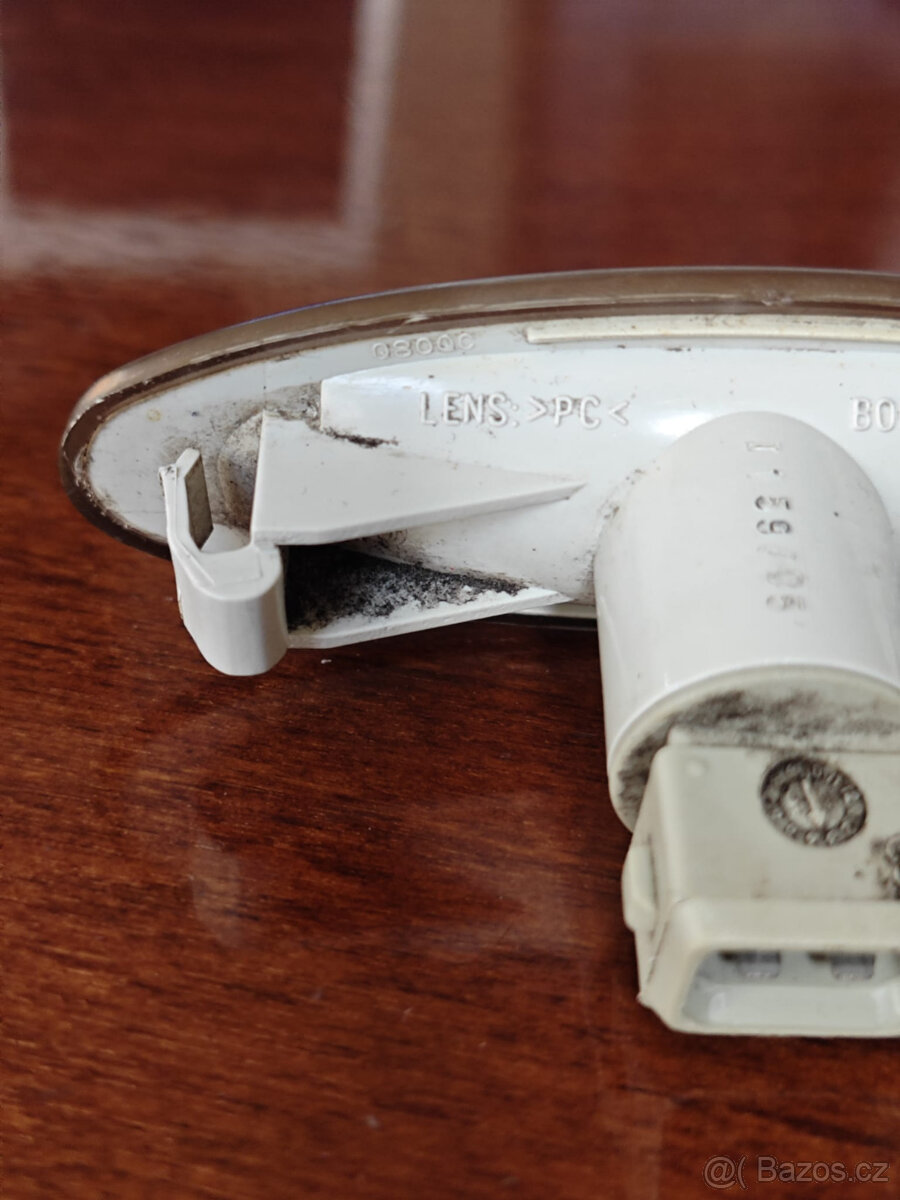 Jaguar XJ 2,7d levý přední blinkr - 8