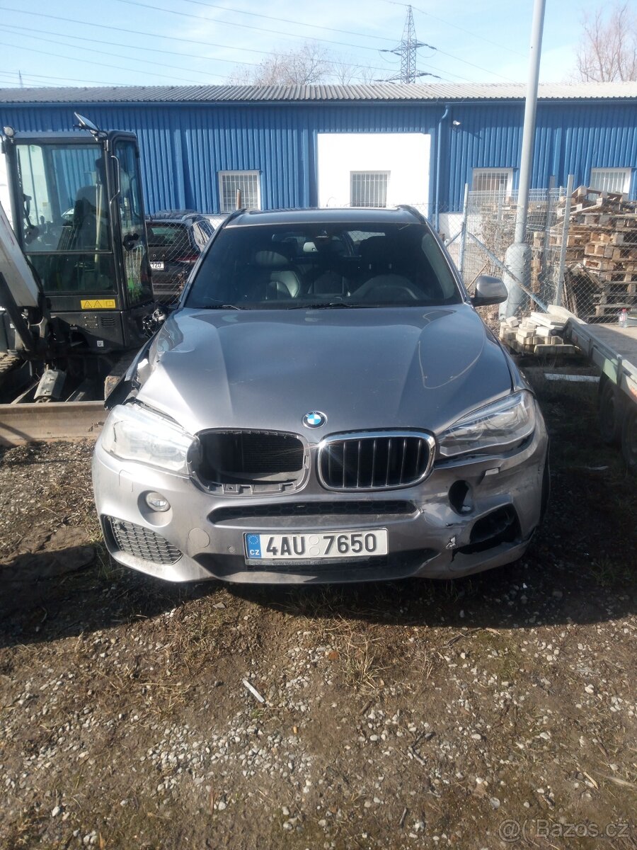 BMW X5 po nehodě - 8