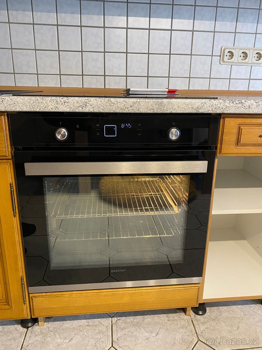 Kuchyňská linka – MASIVNÍ dvířka – SKLADEM - 8