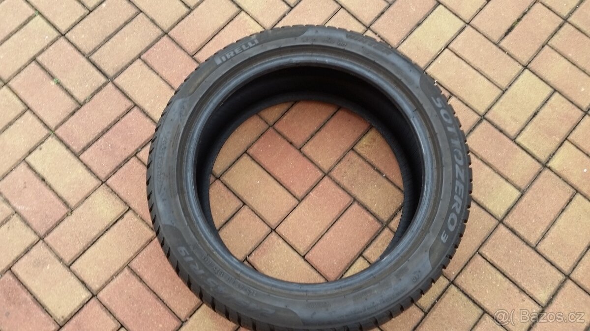 Zimní pneumatiky PIRELLI 245/45 R19 102V XL 4x7,5mm r.2023 - 8