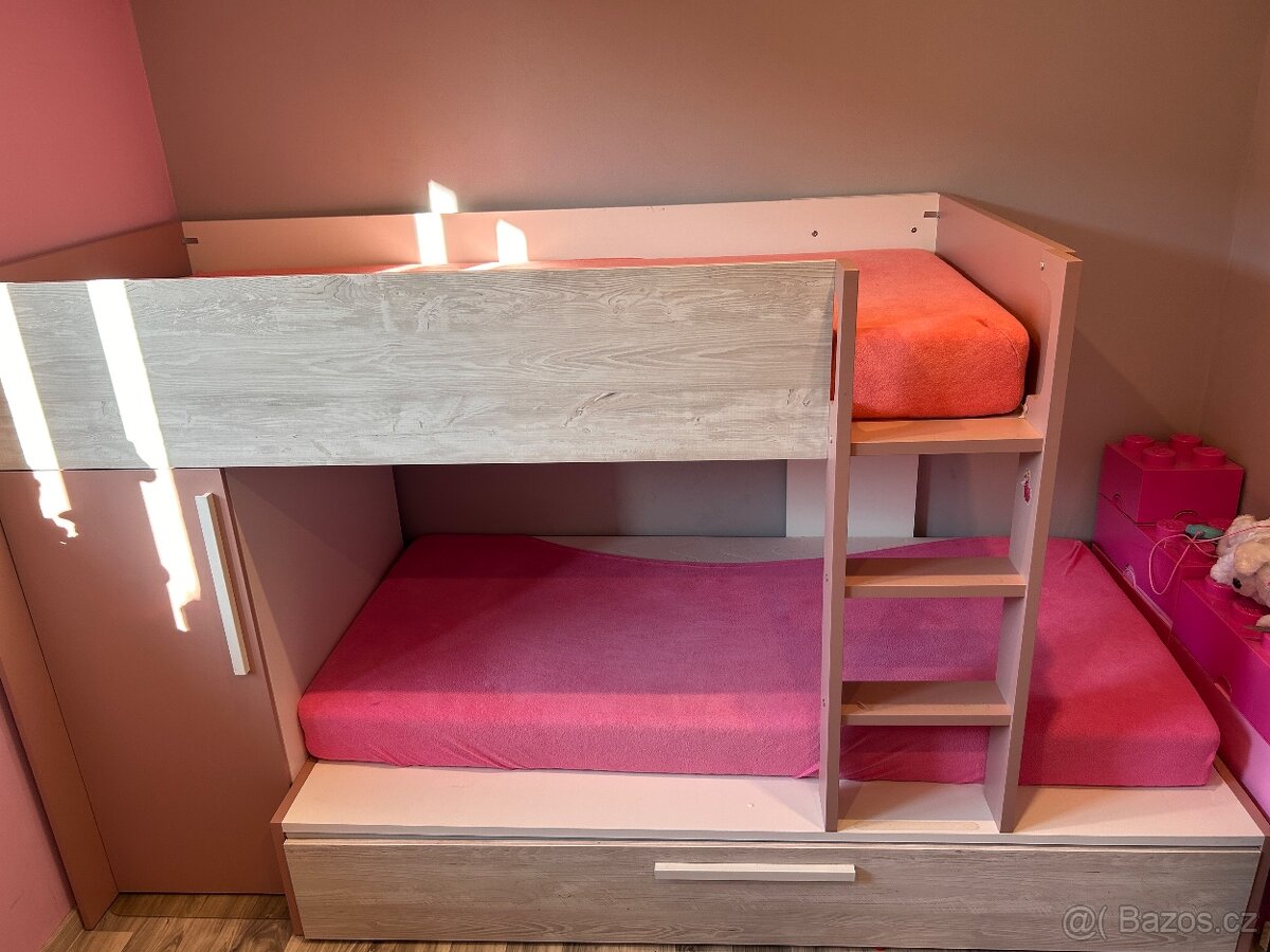 Patrová postel pro tři s šatní skříní - 8