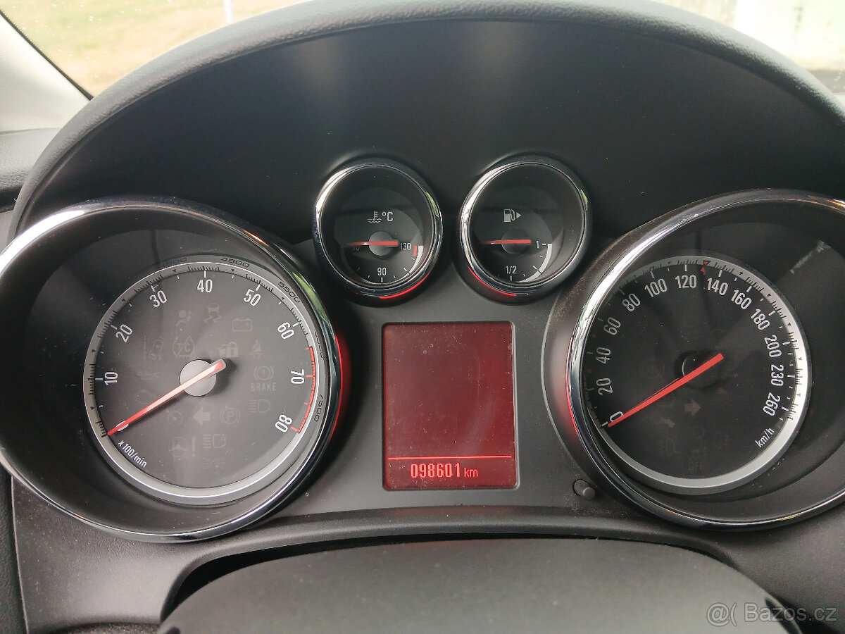 Opel Astra Com 1.6i Jen 98.000 Km serviska - 8