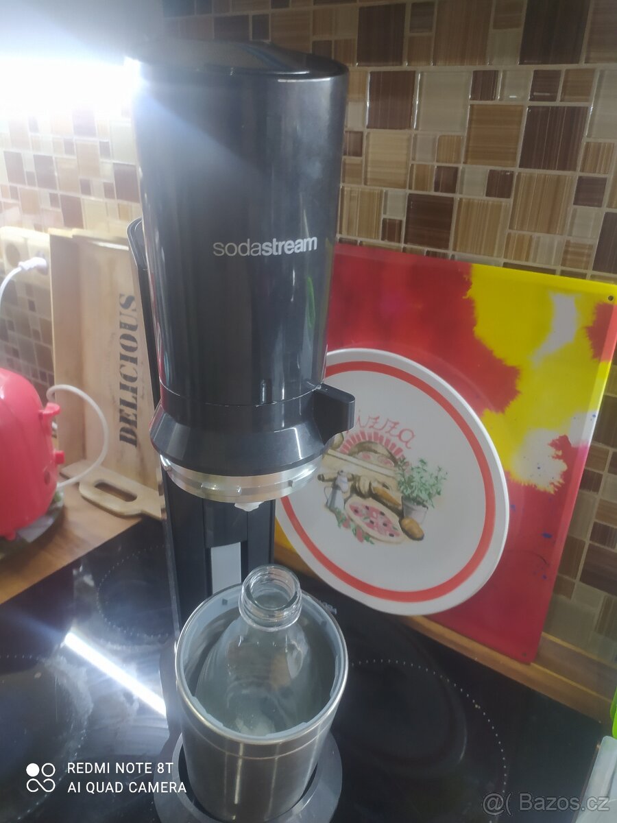 SODASTREAM CRYSTAL ČERNÝ + BOMBIČKA - BEZ SKLENĚNÉ LÁHVE - 8