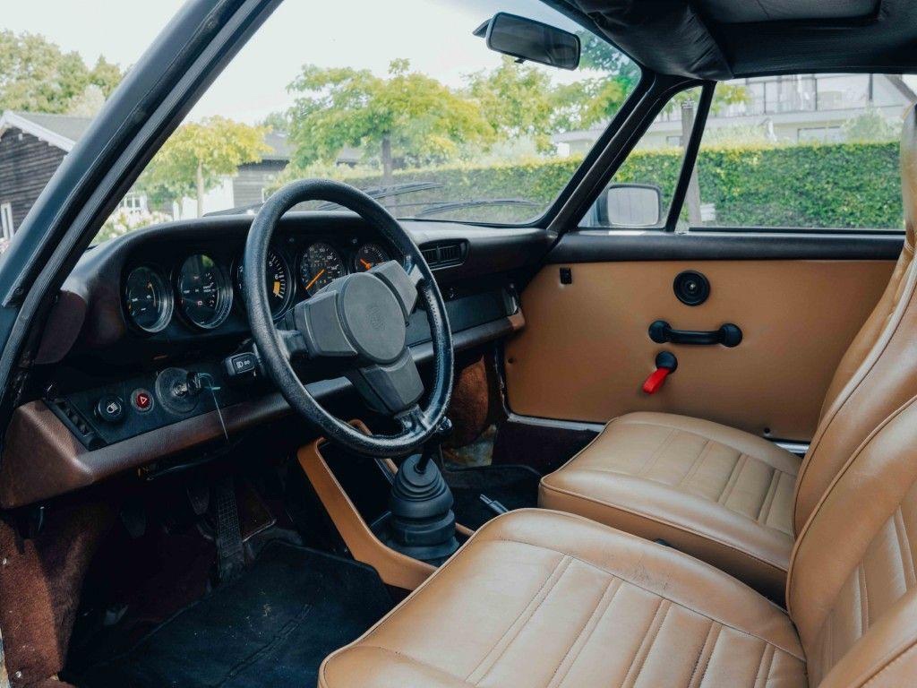 Porsche 911 3.0SC - 8