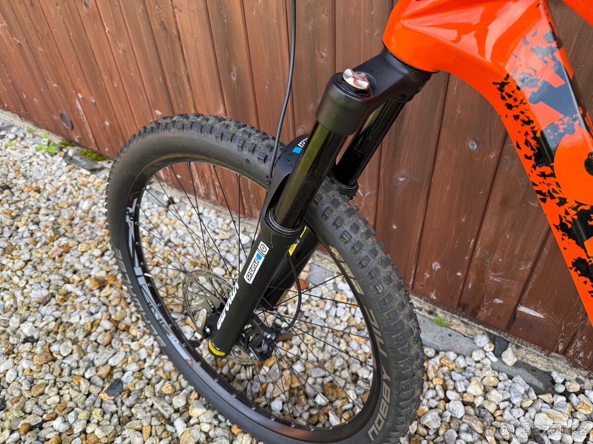 Ghost Path Riot 10, najeto 500 km, vel. L - 8