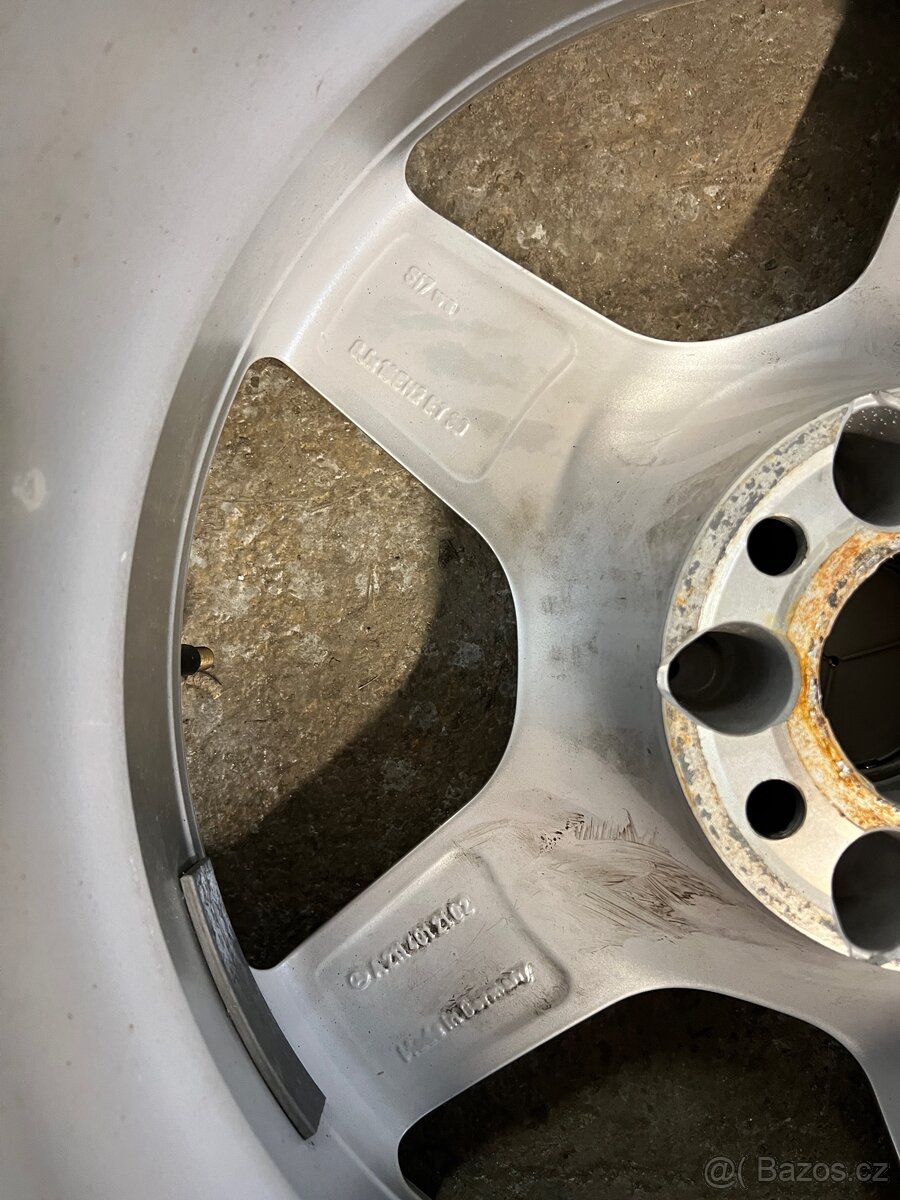 Mercedes Benz AMG kola R18 - 8