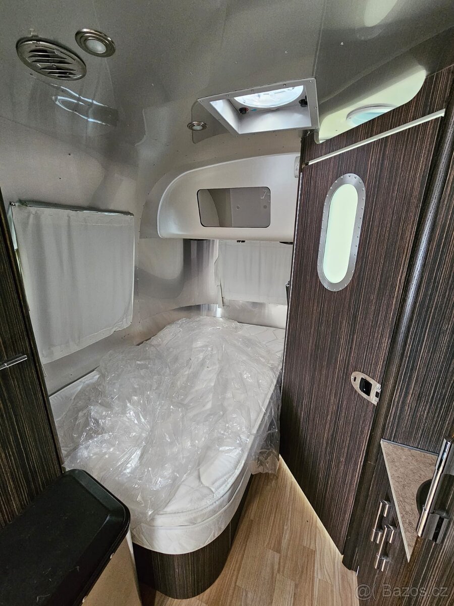 USA Karavan orig. AIRSTREAM, zánovní, odpočet DPH možný - 8