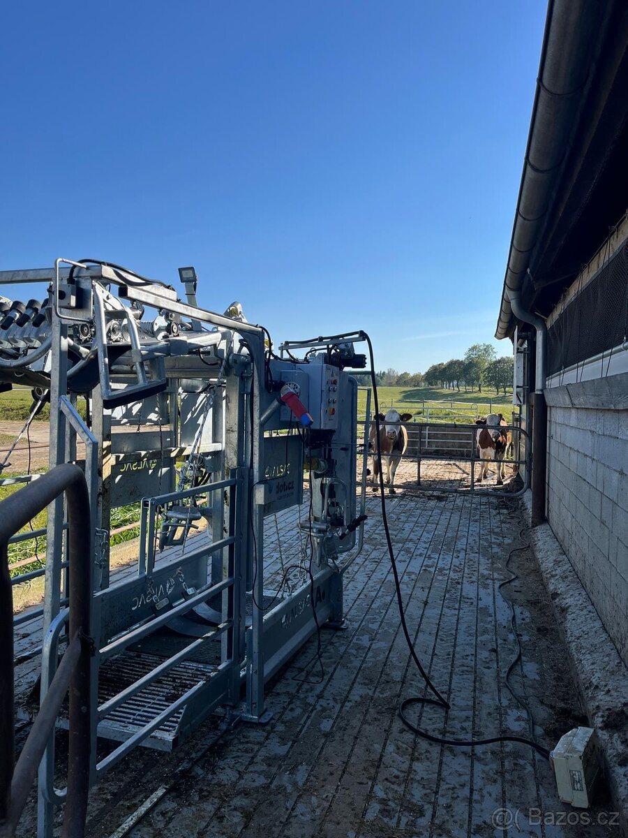 Hydraulická paznehtářská klec - 8