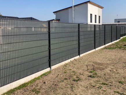 Montáž plotů,montáž 2D a 3D panelů,montáž brány a branky - 8