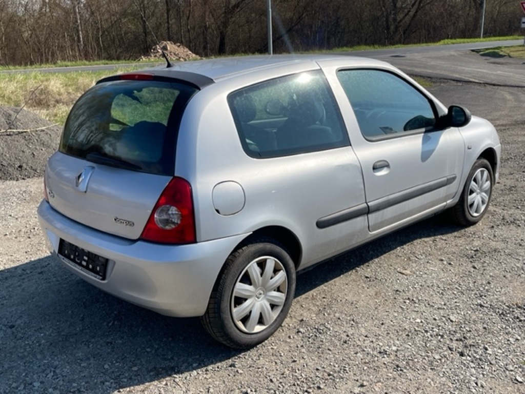 Renault Clio 1.2i,43kw,r.2009,klima, nová stk, campus - 8