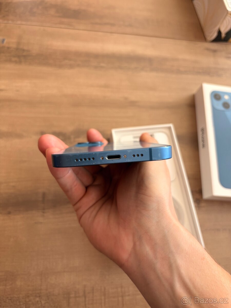 Apple iPhone 13 128GB modrý - 8