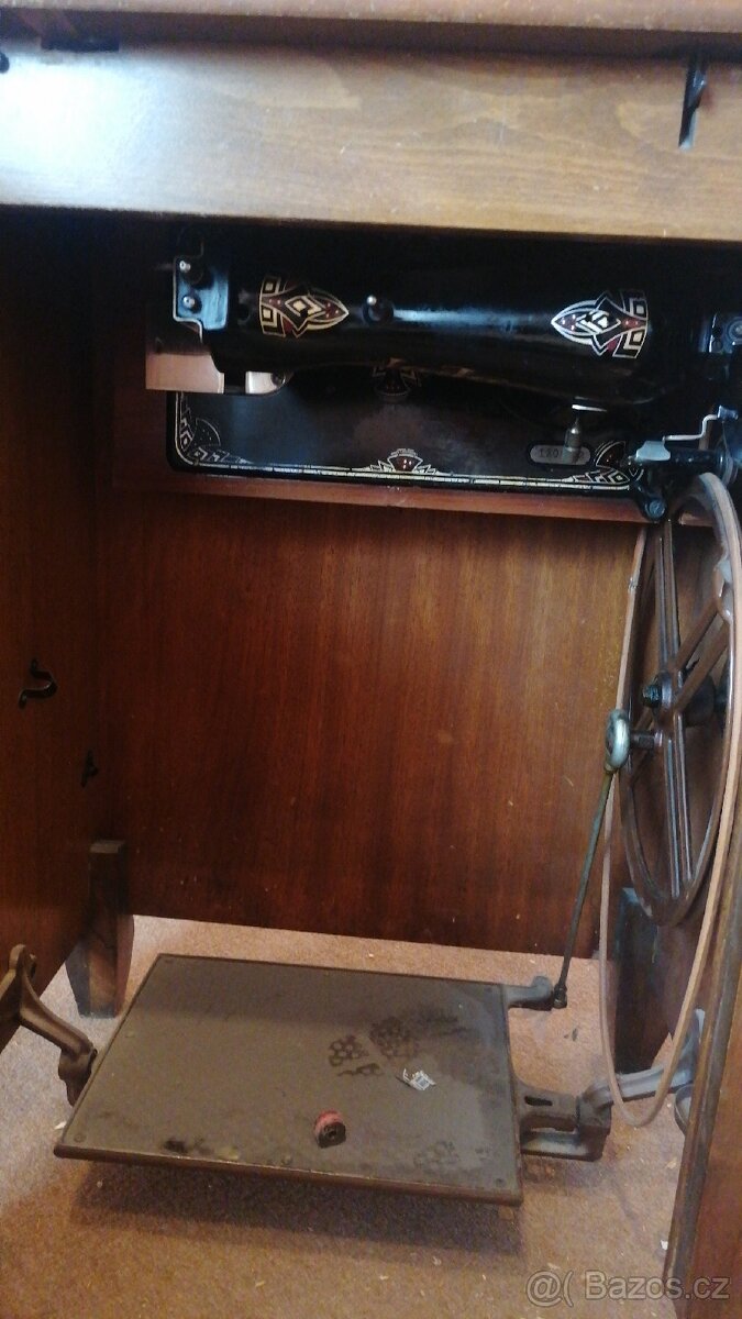 Šlapací šicí stroj Lada - 8
