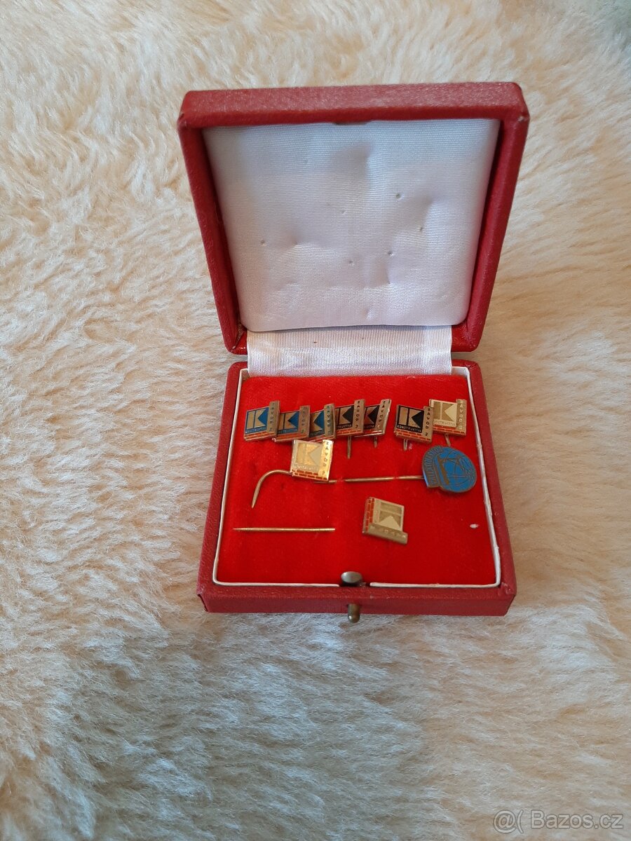 Odznaky, medaile, vyznamenání - 8