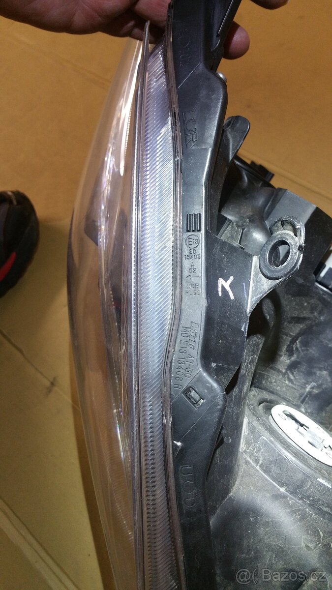 Predám na Toyotu Prius III 2013 P P Bi LED svetlomet - 8