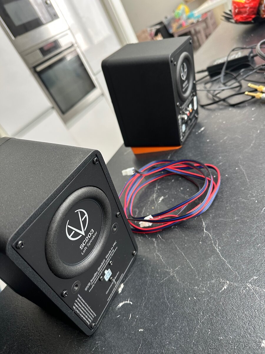 Studiové monitory EVE audio SC203 - 8