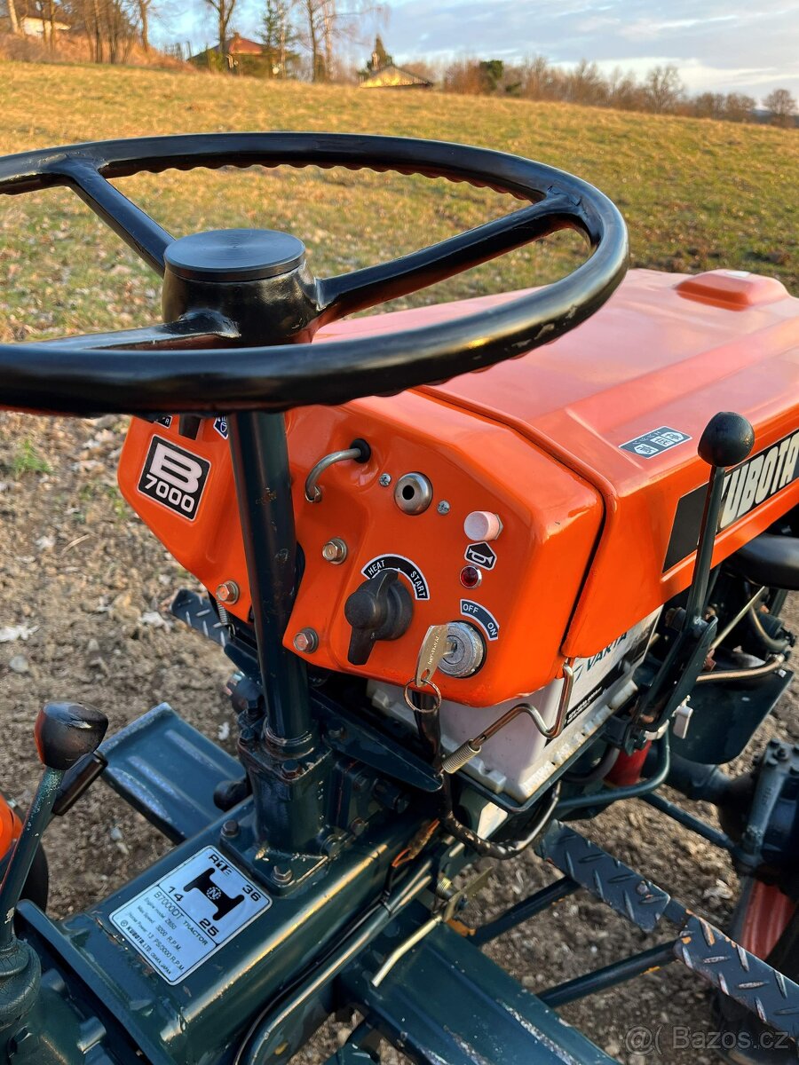 Malotraktor 4x4 Kubota B7000 - 8