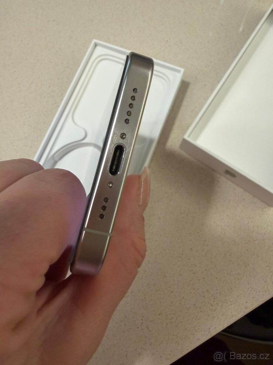 Prodám IPhone 15PRO 128GB - 8