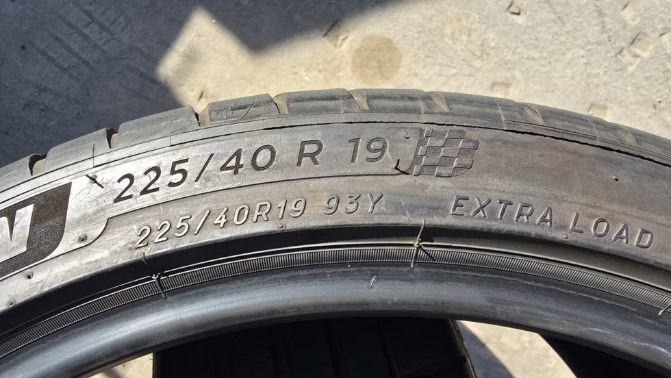 Letní pneu 225/40/19 Michelin - 8