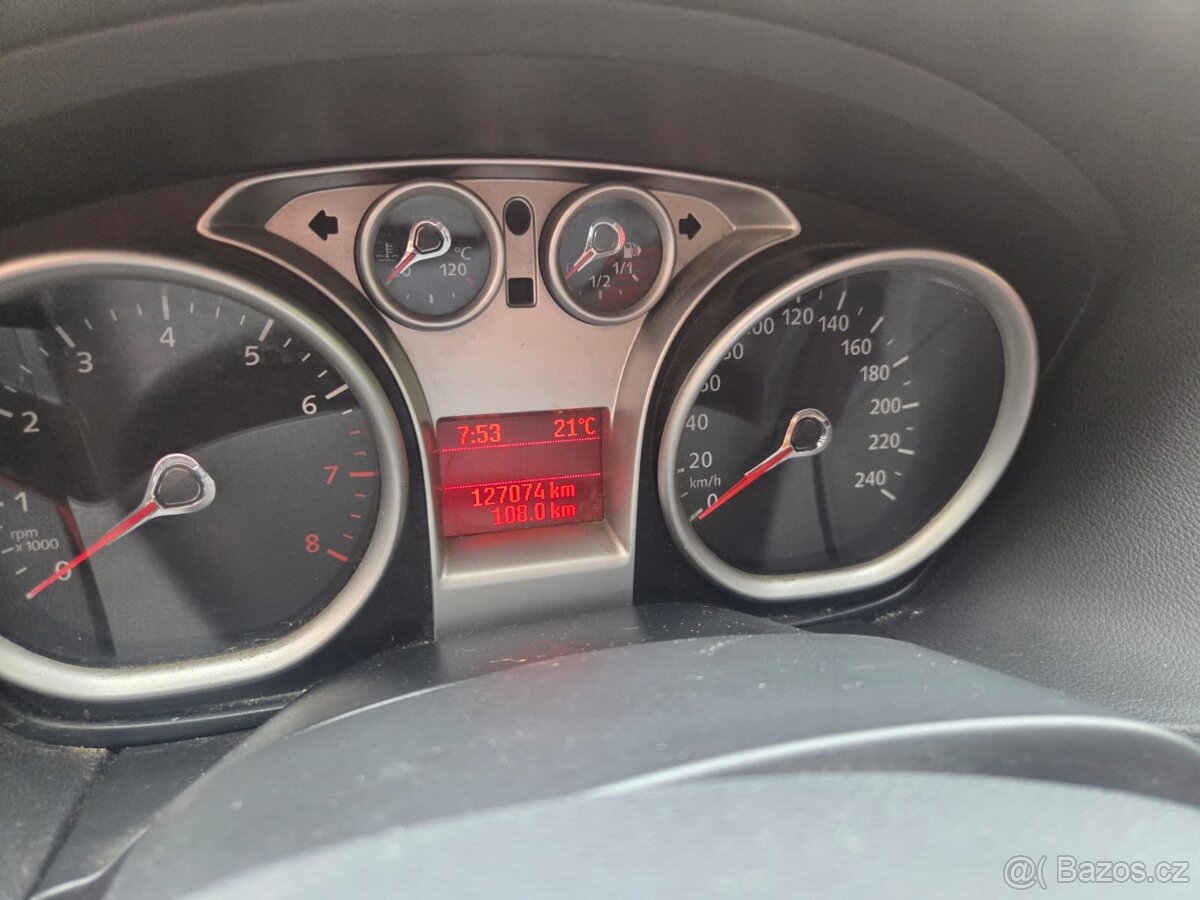 Ford Focus 1.6i - 8