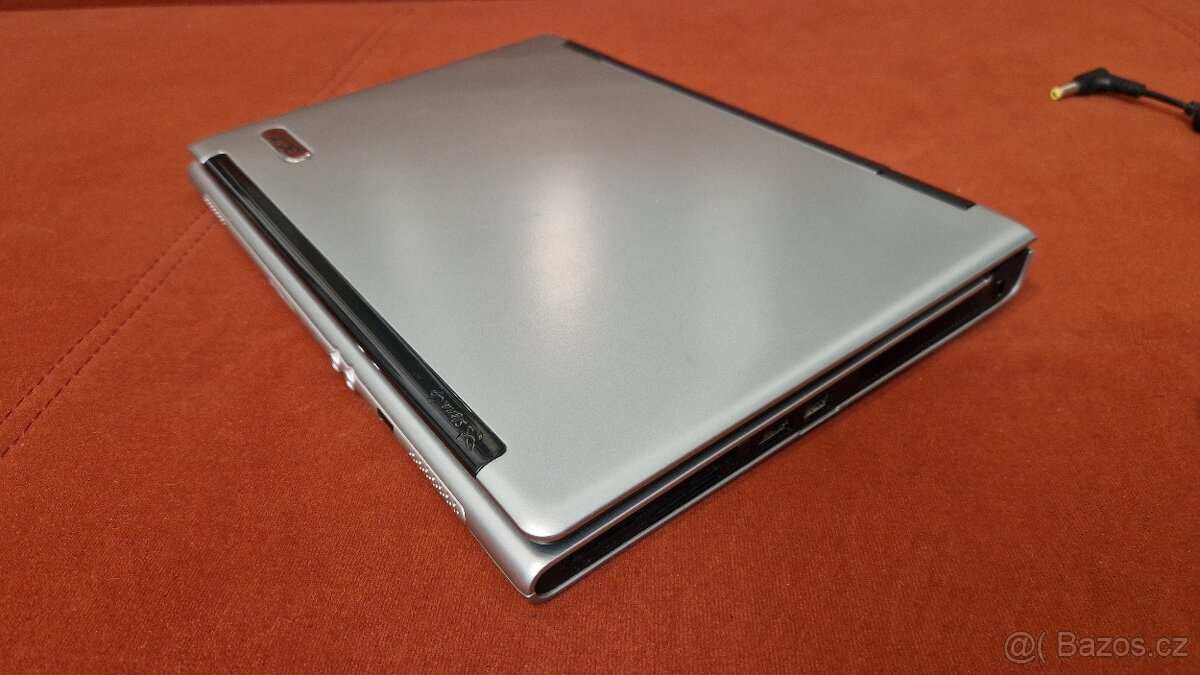 Historický notebook Acer TravelMate 3002 - 8