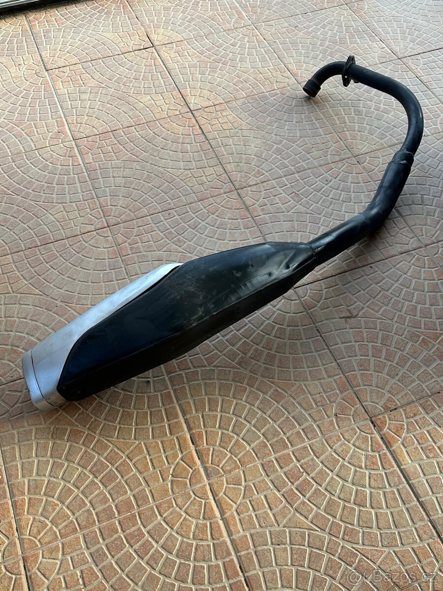 UM Xtreet 125, A1 - 8