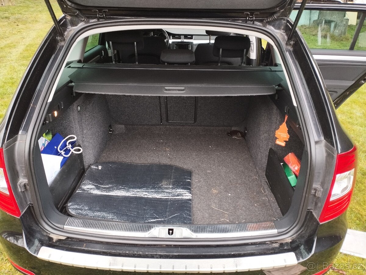 Škoda Superb Combi DSG 2.0 TDI - 8