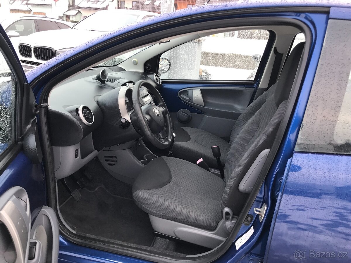 Toyota Aygo 1,0 - 8