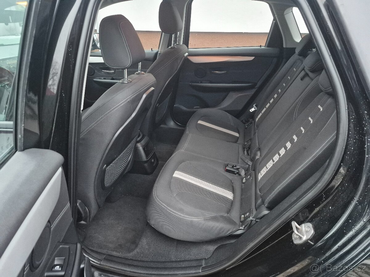 BMW 218d active tourer - 8