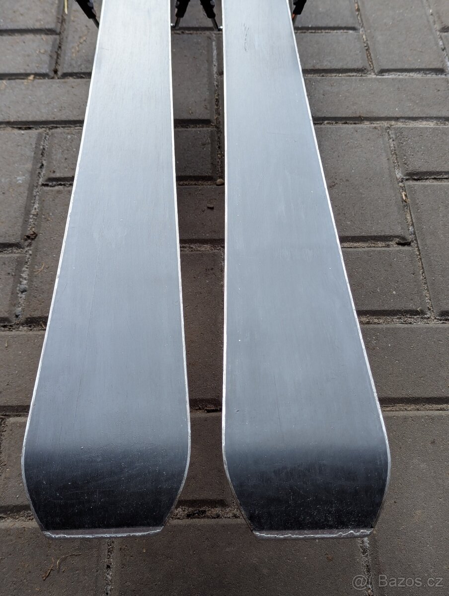 Prémiové švýcarské lyže AK ORANGE POP, 179cm, 2023 - 8