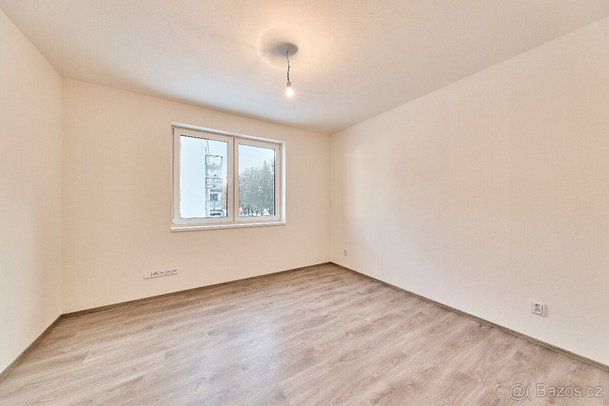 Prodej atypického bytu 4+kk s balkonem - 8