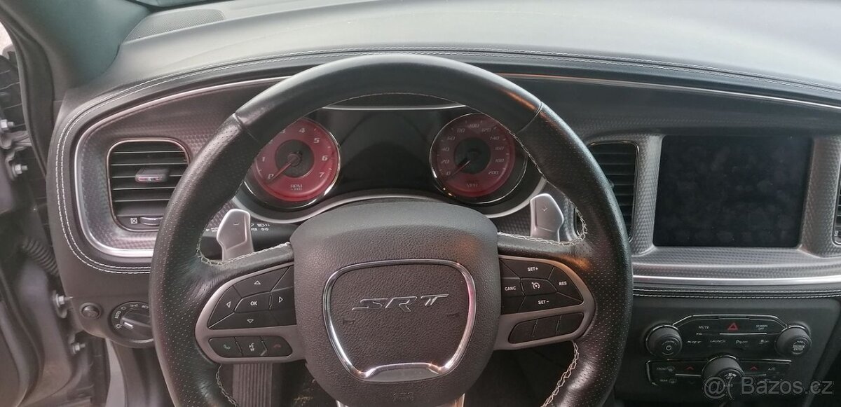 DODGE CHARGER SRT HELLCAT - 8