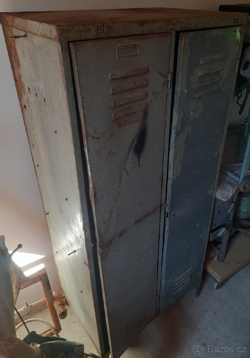 Prodám manipulační truhlářské vozíky,pilu,spodní frézku - 8