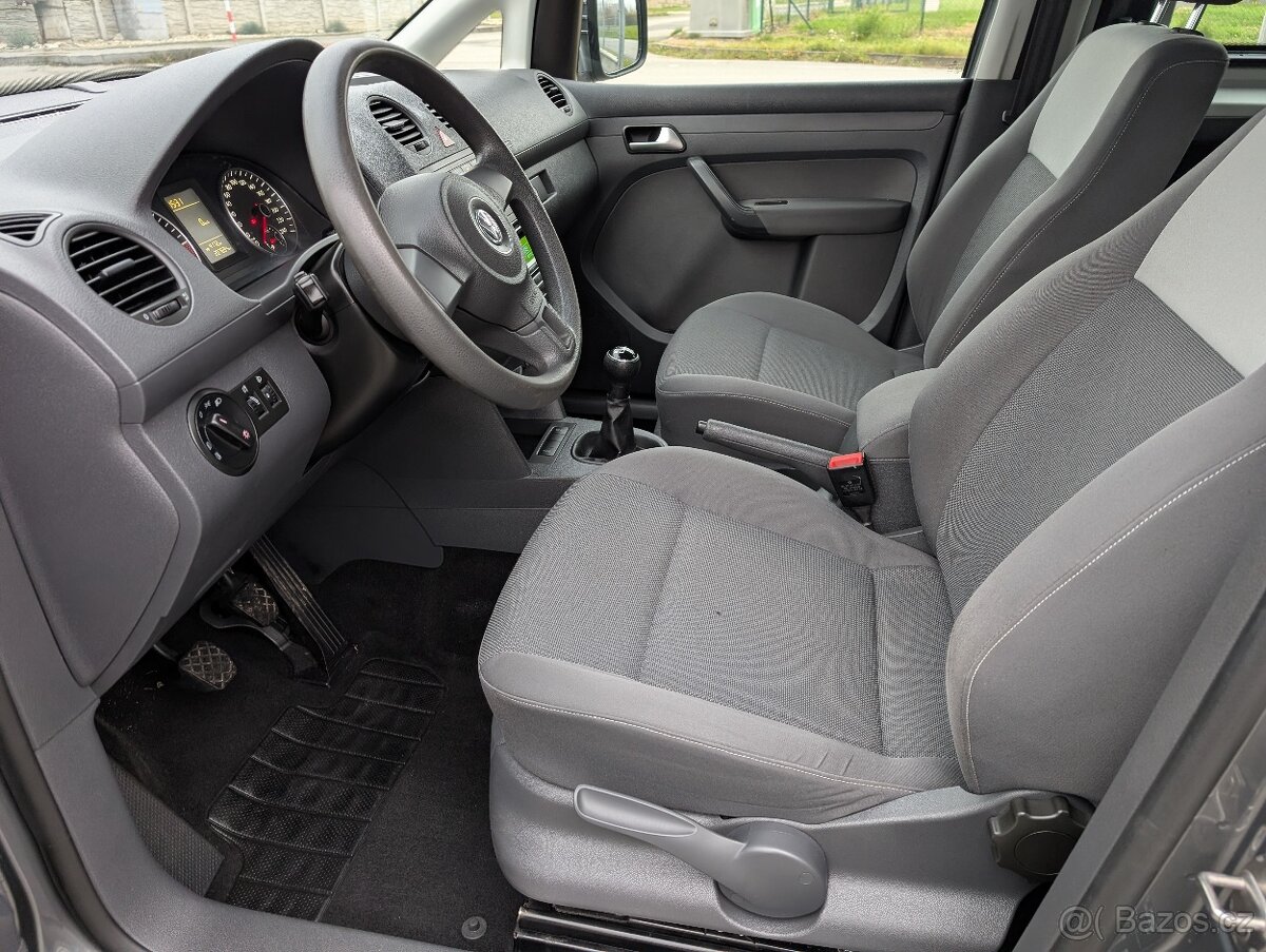 VW CADDY 1.6TDi 75kW 2012 TAŽNÉ ZAŘÍZENÍ, SERVISNÍ HISTORIE - 8