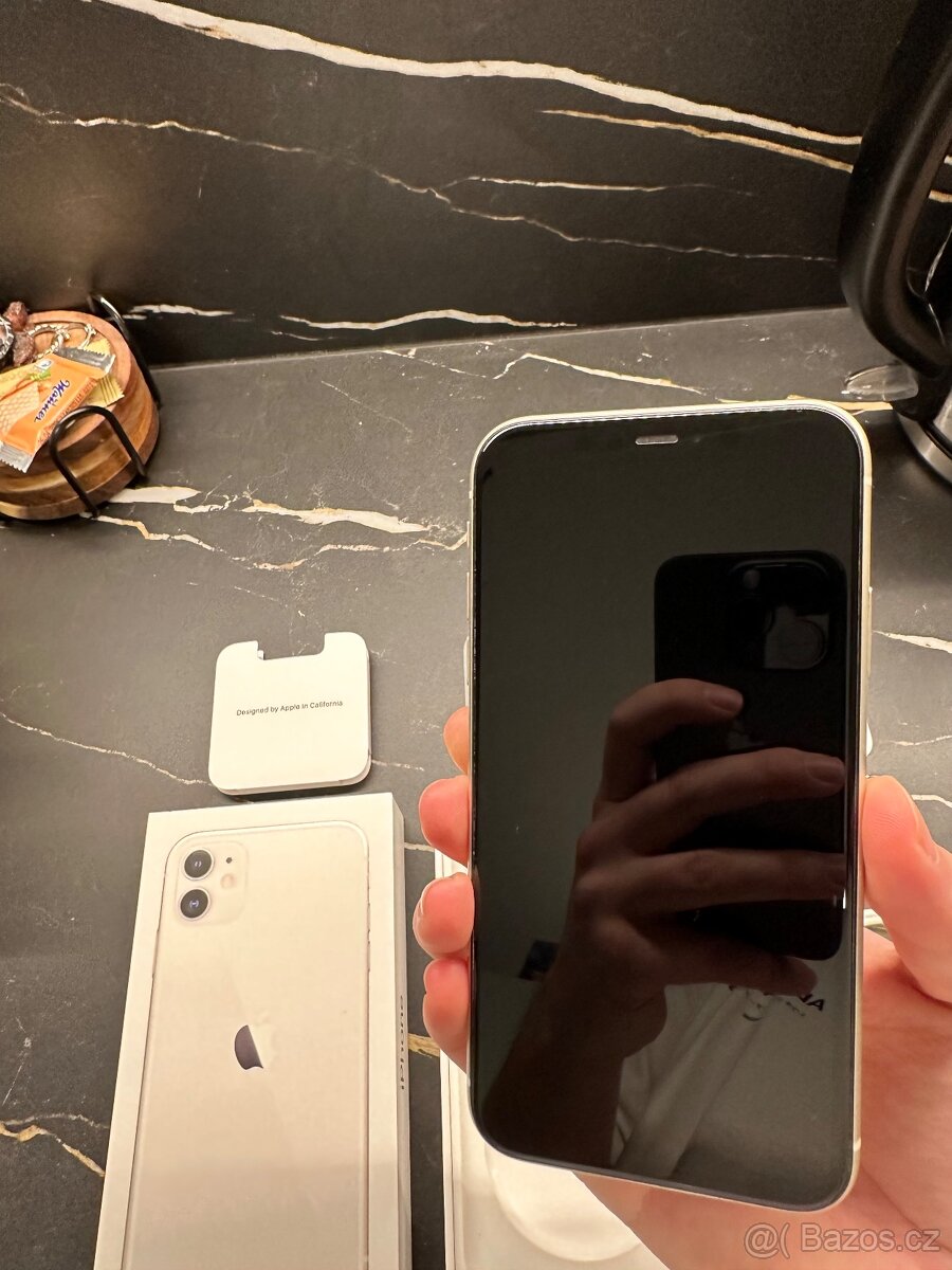 iPhone 11 64gb + příslušenství - 8