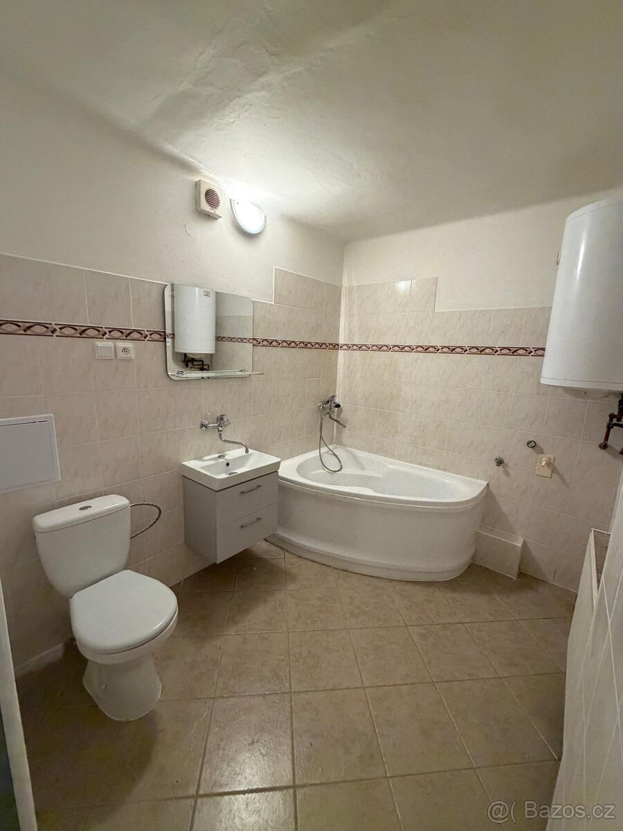 Pronajem pěkného bytu 3+1 Mnichovo Hradiště Ptýrov - 8