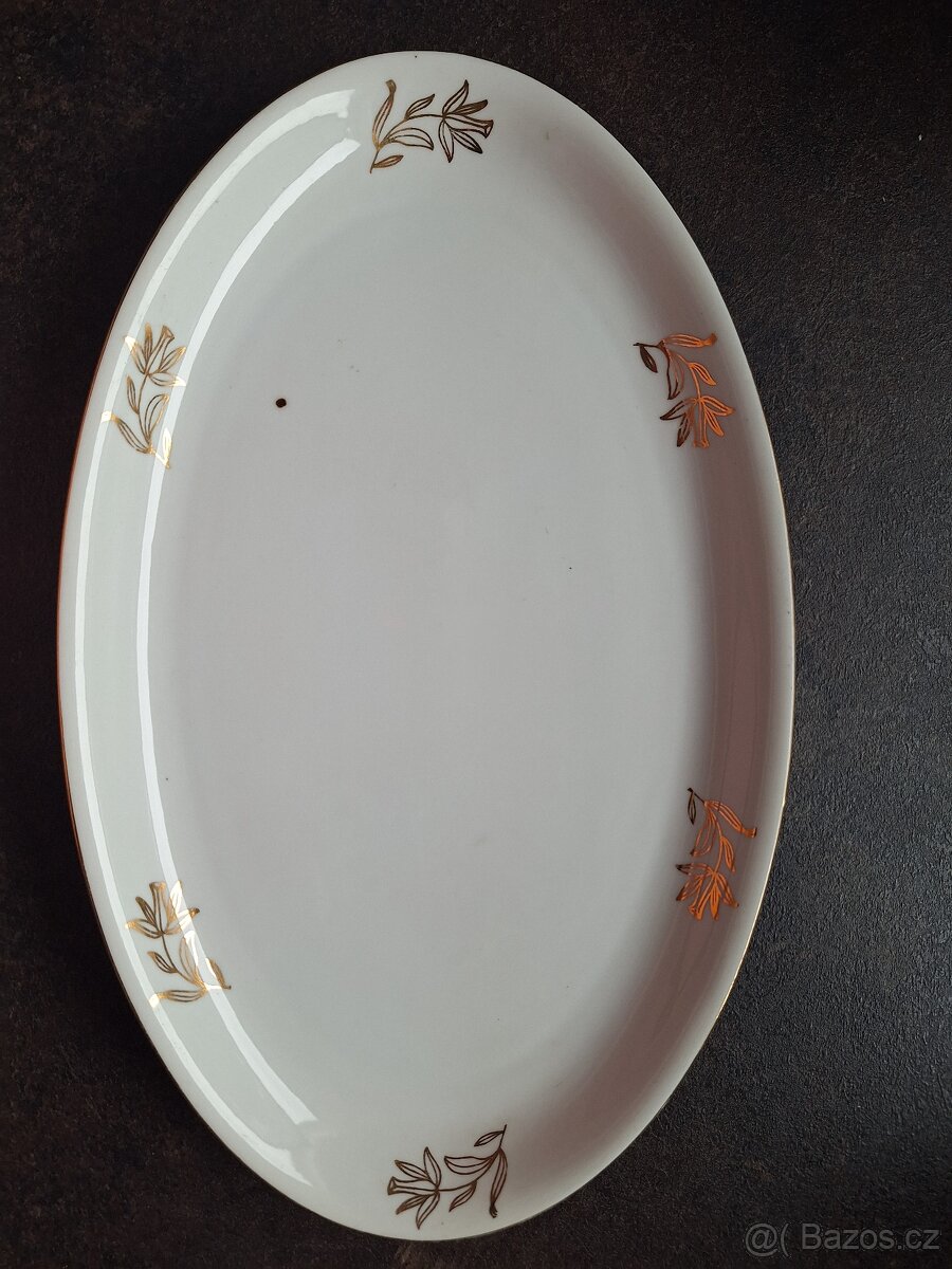 4 oválné porcelánové talíře - 8
